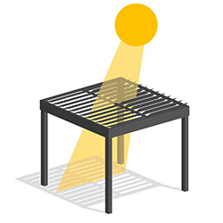 Offene Lamellen mit Sonnenstrahlen