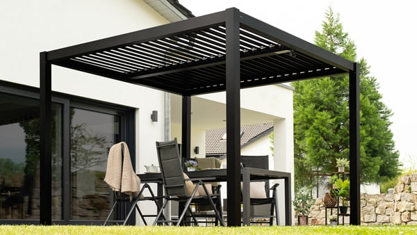 moderne Lamellen-Pergola