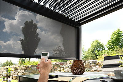 Sonnenschutzrollo mit Fernbedienung