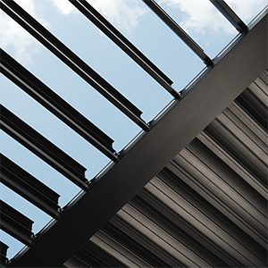 Lamellendach der bioklimatischen Pergola